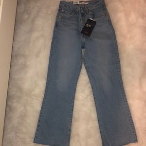 Levi’s Premium Ribcage Cropped Flare Denim